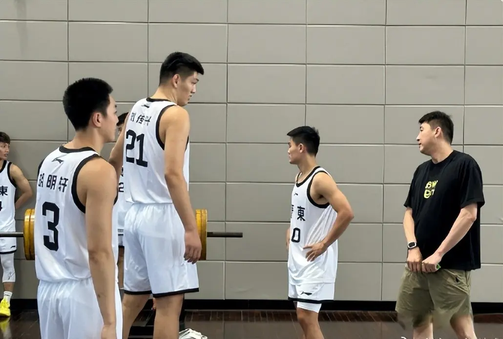 yid, LG, 今早训练前 yid, LG, 今早训练前