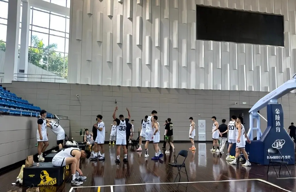 LGcUV, 赵睿, 就差崔永熙 LGcUV, 赵睿, 就差崔永熙