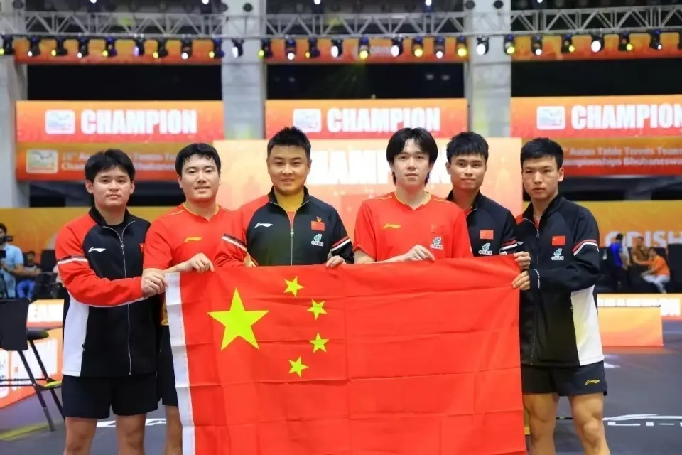 队派出两位 队派出两位